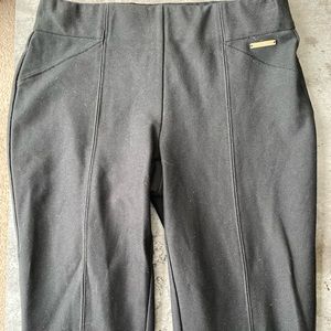 Women’s XS Pleated Black Pant